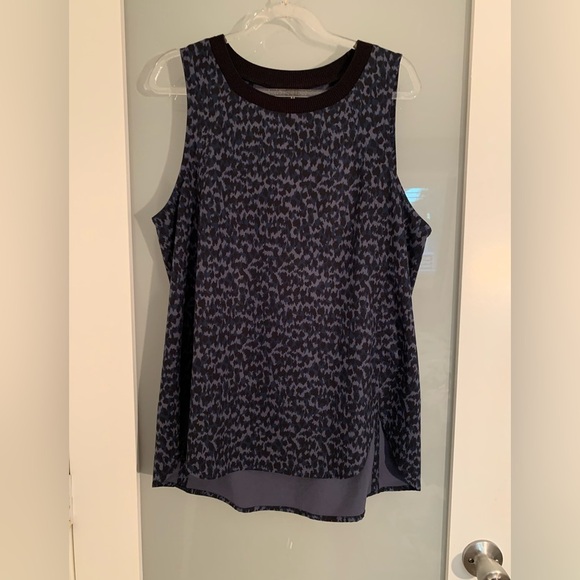 Athleta Zephyr Leopard Print workout tank top size Medium - Picture 3 of 5
